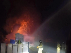 В Самарской области ночью горели гараж и надворные постройки