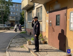 Полицейские Волжского района задержали подозреваемого в краже подростка и вернули похищенный питбайк владельцу