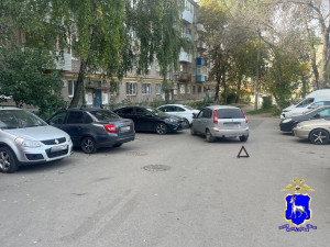 В Самаре LADA Kalina врезалась в припаркованный автомобиль Kia Cerato