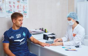 Футбольный клуб «Крылья Советов» продолжает системно заботиться о здоровье не только игроков, но и всего персонала, понимая, что безопасность команды зависит от каждого сотрудника.