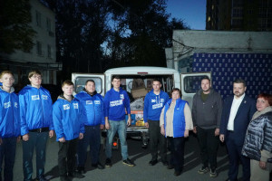из Самарской области на фронт отправили автомобиль и гуманитарный груз