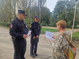 В Самарской области полицейские ведут активную профилактическую работу с населением, направленную на повышение уровня правовой грамотности граждан и предупреждение дистанционных и бытовых мошенничеств.