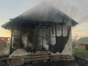 Вечерний пожар в Пестравском районе: горели 70 квадратных метров