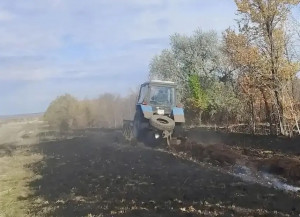 14 октября в 16:20 региональная диспетчерская служба Минприроды Самарской области зафиксировала возгорание сухой травы и лесополосы в 4 км от посёлка Кочевной.