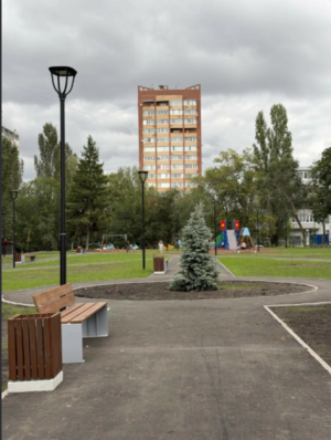 В Самарской области завершается масштабная работа по благоустройству городской среды по нацпроекту «Инфраструктура для жизни». В 2026 году планируется благоустроить 131 общественную и 102 дворовые территории.