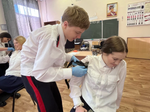 В Тольяттинской школе №16 учащиеся прошли обучение навыкам первой помощи