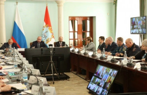 Губернатор Самарской области Вячеслав Федорищев провел оперативное совещание, одним из вопросов которого обсудили сохранность зеленых насаждений в регионе.