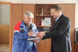 "РКС-Самара" наградили сотрудника месяца, чьи действия помогли сохранить качество воды неизменным для большого района