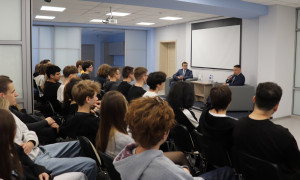 По поручению губернатора Самарской области Вячеслава Федорищева глава регионального Минпромторга Денис Гурков продолжает традицию регулярных открытых встреч со студенческой молодежью.