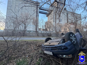 В Тольятти перевернулась машина, две женщины пострадали