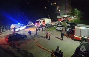 Вечером на улице Осипенко, 41 вспыхнул пожар. На месте работали 7 единиц техники и 21 спасатель.