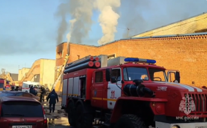 Утром произошёл пожар в Тольятти на улице Заставной, 17. Горел гаражный бокс в ГСК. Площадь возгорания составила 120 кв. м.