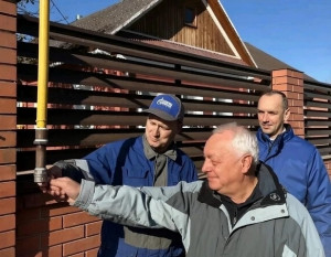 В октябре введен в эксплуатацию межпоселковый газопровод, который связал села Волжского района: Подгоры и Выползово, поселки Усинский и Гаврилова Поляна.