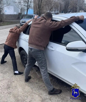 Полицейские проверили документы более чем у 50 граждан одной из народностей, проживающих, в том числе, в незаконных постройках, со всеми проведены профилактические беседы.