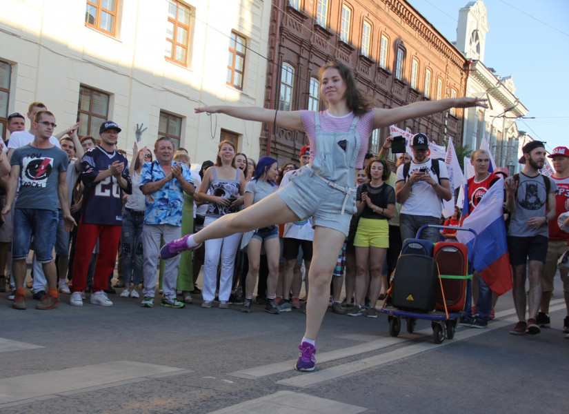 В поддержку олимпийской сборной всероссийский флешмоб. Флешмоб в поддержку сборной. Флешмоб в поддержку сборной. Флешмоб в поддержку. Сочи флешмоб.