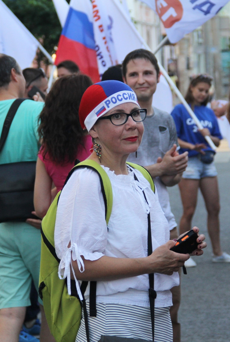 Флешмоб в поддержку сборной. Запускаем флешмоб. Флешмоб в поддержку сборной. Российский флаг на олимпиаде. Движения для флэшмоба.