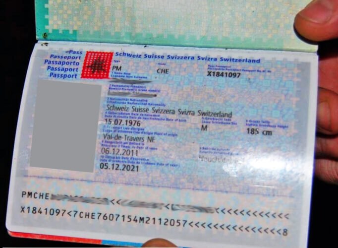 Паспорт гражданина швейцарии фото беверли плайя майорка